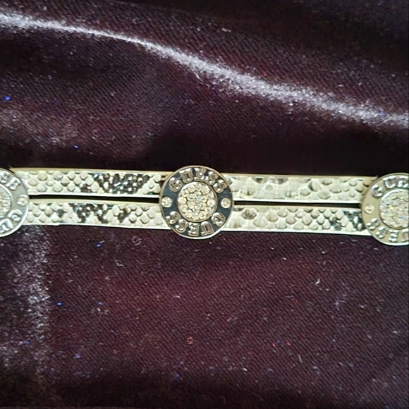 Guess Bracelet with Magnetic Clasp-NWOT - Picture 4 of 7